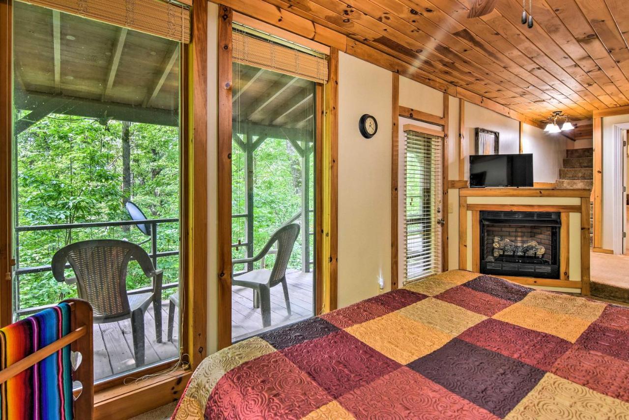 Robbinsville Cabin With Deck 3 Mi To Fontana Lake! Exterior photo