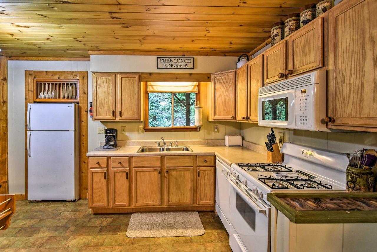 Robbinsville Cabin With Deck 3 Mi To Fontana Lake! Exterior photo